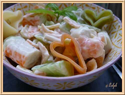 Salade de pâte saumon surimi concombre
