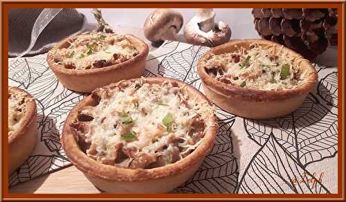 Tartelettes aux noisettes, champignons et poitrine fumée