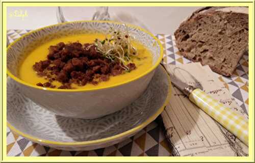 Velouté de potiron, carottes, oignons et lait de coco