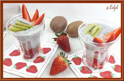 Pudding aux graines de chia aux fraises et Kiwis