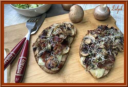 Tartines aux champignons, pancetta et Comté