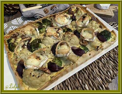 Tarte aux chou-fleur, brocoli et oignon rouge