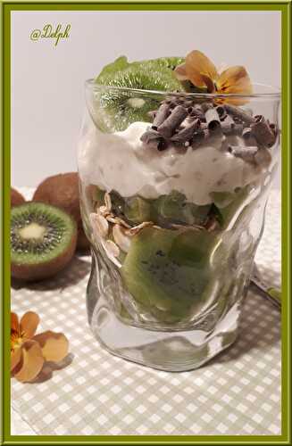 Verrine printanière au fromage blanc et kiwi