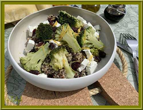 Salade de brocoli, quinoa, feta et citron