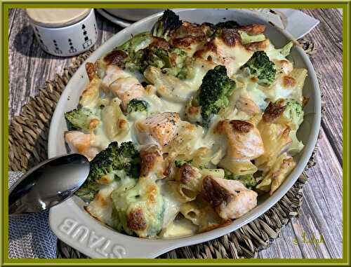 Gratin de pâtes au saumon, brocoli et mozzarella