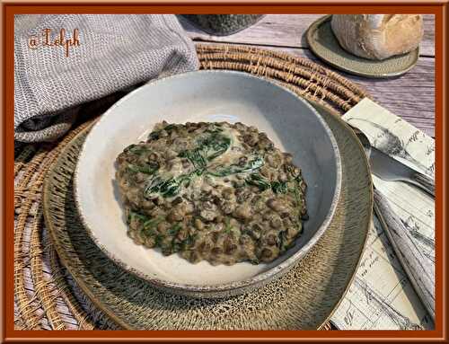 Dhal de lentilles aux épinards et lait de coco