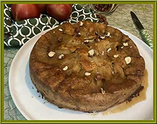 Gâteau renversé aux pommes et noisettes