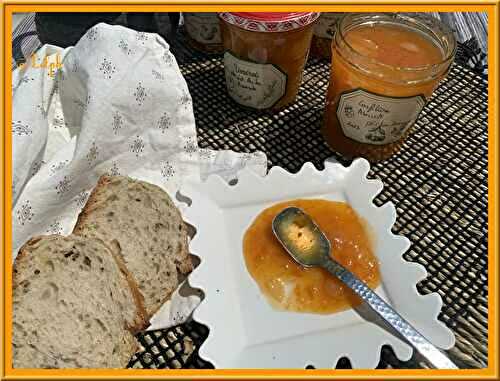 Confiture d’abricots et de pêches aux amandes