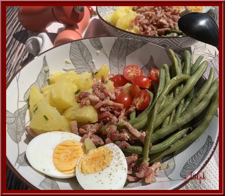 Salade gourmande de pommes de terre, haricots verts, œuf et lardons