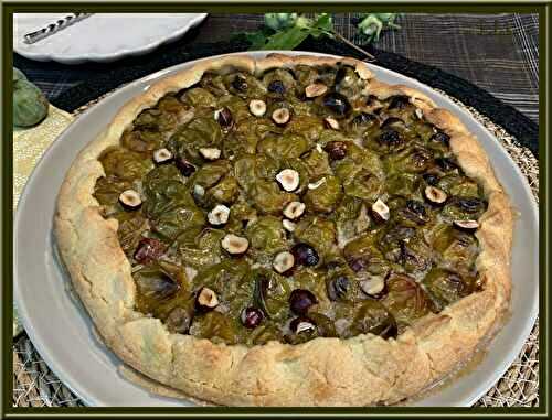 Tarte rustique aux prunes et noisettes