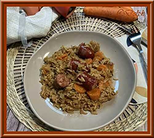 Saucisses fumées, riz et carottes