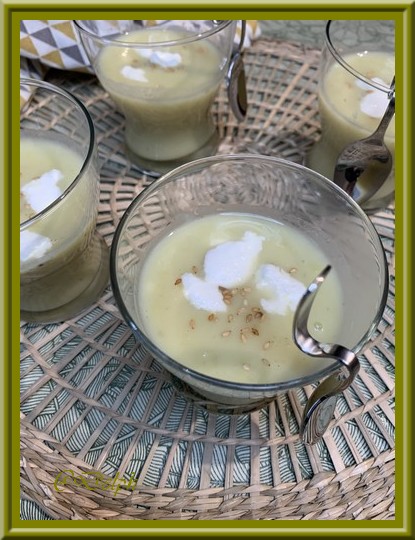 Velouté d’asperge au chèvre frais