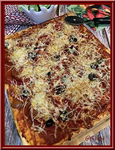 Pizza aux poivrons marinés et chorizo