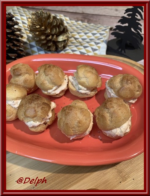Petits choux au saumon fumé