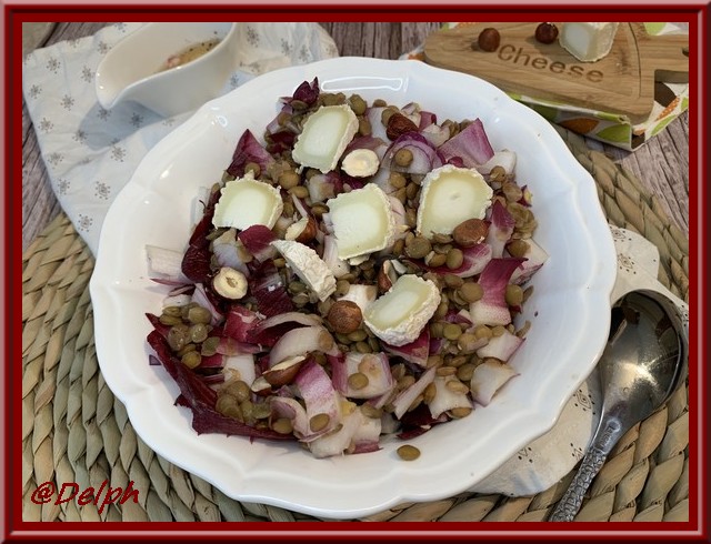 Salade de lentilles blondes, endive, chèvre et noisette