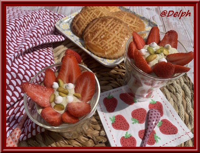 Verrine de fromage blanc à la pistache et fraises