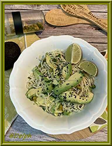 Nouilles froides au citron vert et avocat