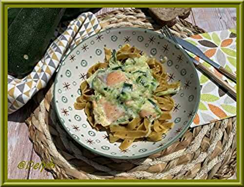 Tagliatelles à la truite fumée et courgette