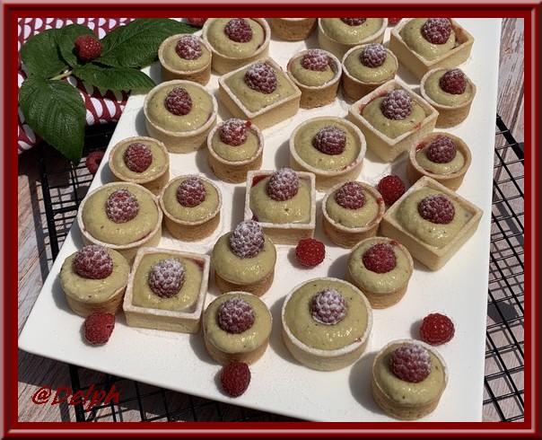 Mini tartelettes framboises et pistache