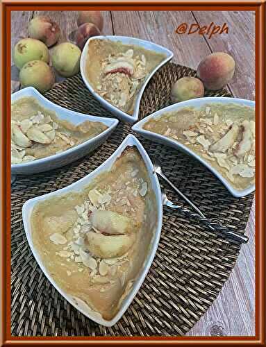 Flans de  pêches de vigne aux amandes