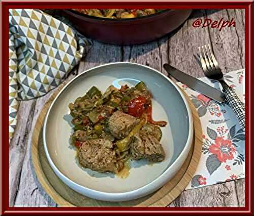 Mignon de porc aux poivrons, courgette et tomates