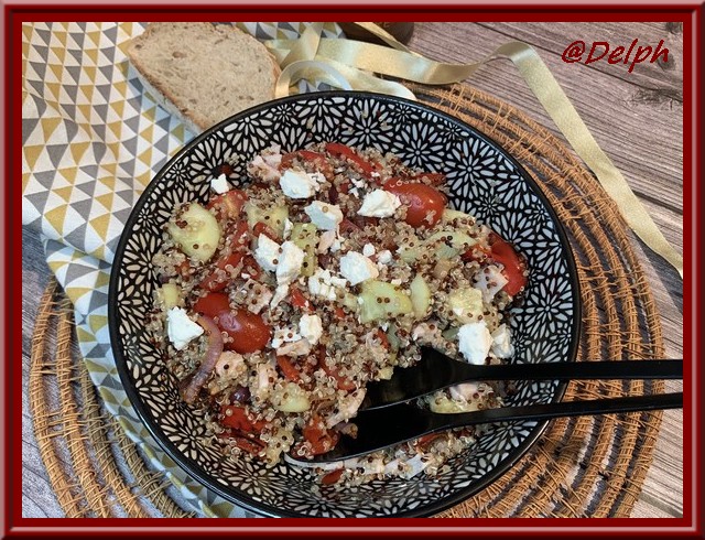 Salade de quinoa aux poivrons et oignons rouges