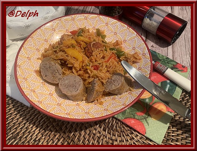 Riz aux poivrons, tomates et saucisses