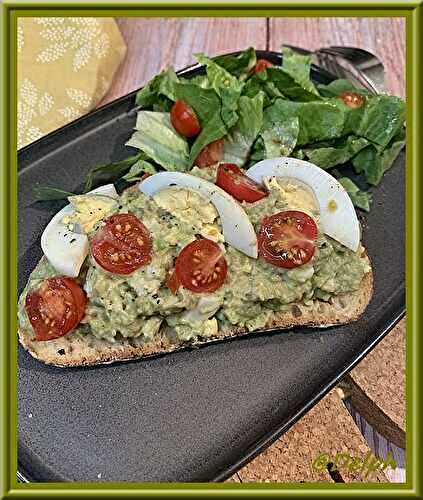 Tartine à l’avocat et œuf dur