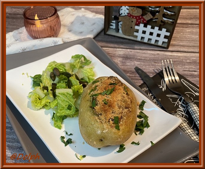 Pommes de terre farcies aux rillettes de canard et compotée d’oignons