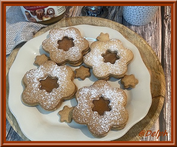 Petits sablés fourrés à la pâte à tartiner