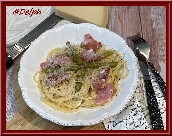 Spaghetti aux asperges et chips de bacon