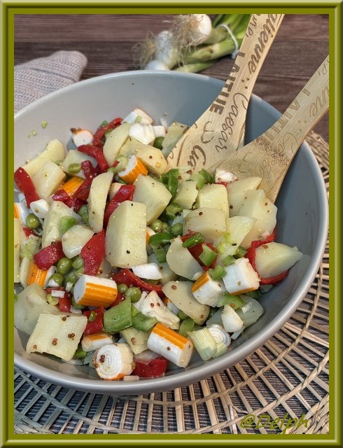 Salade de pommes de terre aux poivrons et surimi