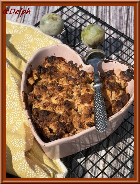 Crumble de prunes reine-claude