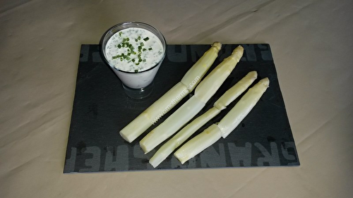 Asperges et sa vinaigrette au thermomix, préparés en 15 minutes.