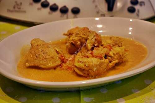 Blancs de poulet lait de coco et curry au thermomix, préparés en 5 minutes.