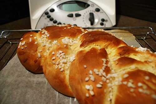 Brioche tressée au thermomix, préparée en 15 minutes.