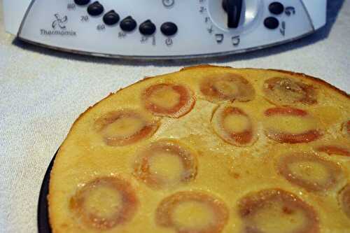 Clafoutis à l'abricot au thermomix, préparé en 5 minutes.