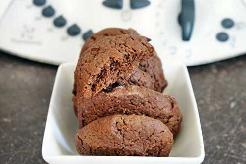 Cookies tout chocolat au thermomix, préparés en 5 minutes.