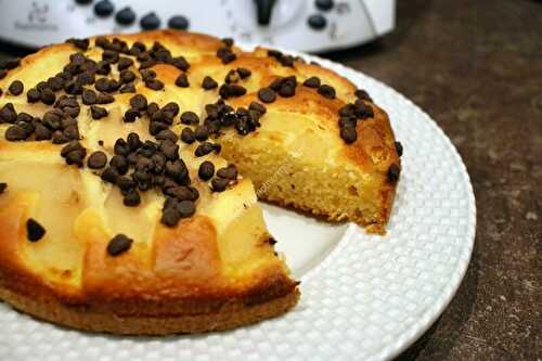 Gateau aux poires et pépites de chocolat au thermomix, préparé en 10 minutes.