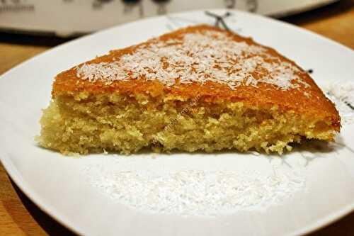 Gâteau moelleux à la noix de coco au thermomix, préparé en 4 minutes.