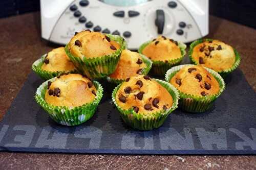 Muffins aux pepites de chocolats et son coeur fondant au thermomix, préparés en 5 minutes.