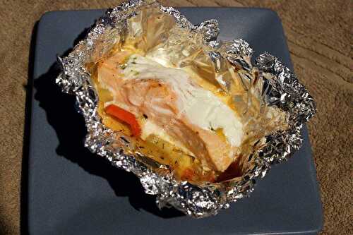 Papillote de saumon sur lit de ratatouille au thermomix, préparée en 10 minutes.