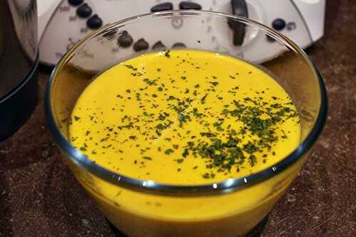 Potage potiron coco curry au thermomix, préparé en 5 minutes.