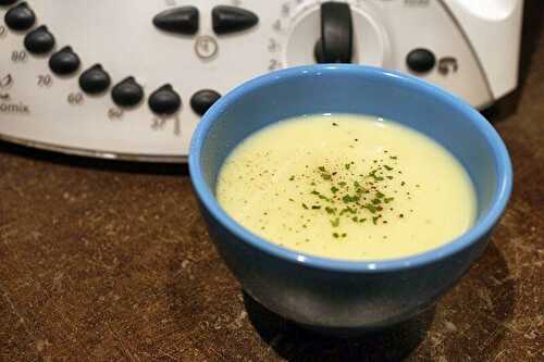 Soupe poireaux navets pommes de terre au thermomix, préparée en 5 minutes.