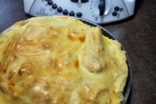 Tourte reblochon pommes de terre au thermomix, préparée en 10 minutes.