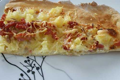 Recette du jour: Pizza crème pomme de terre lardons  au thermomix de Vorwerk