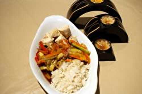 Poulet sauce aigre-douce, légumes vapeur et riz