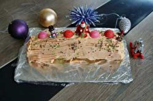 Bûche de noël à la fraise tagada