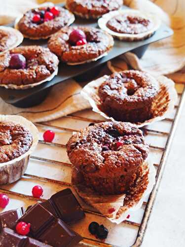 Muffins au chocolat, fruits rouges et purée d'amande (sans gluten, sans oeufs) - Recettes végétariennes faciles