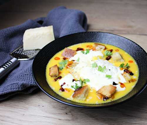 Velouté de potiron, crème au parmesan, oeuf poché de Philippe Etchebest